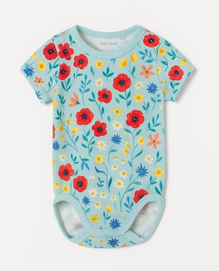 Body per neonato a maniche corte, di colore azzurro chiaro, decorato con una vivace stampa floreale composta da fiori rossi, gialli, arancioni, blu e bianchi con foglie verdi. Il capo presenta chiusura a bottoni a pressione sul fondo.